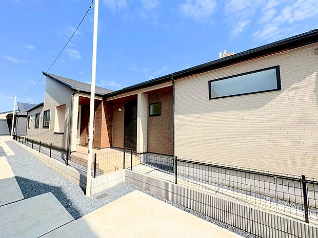 敷地面積73坪以上の平屋建てのお住まいです。