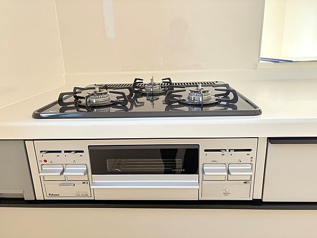 3口コンロを採用し、お料理のレパートリーも広がります。