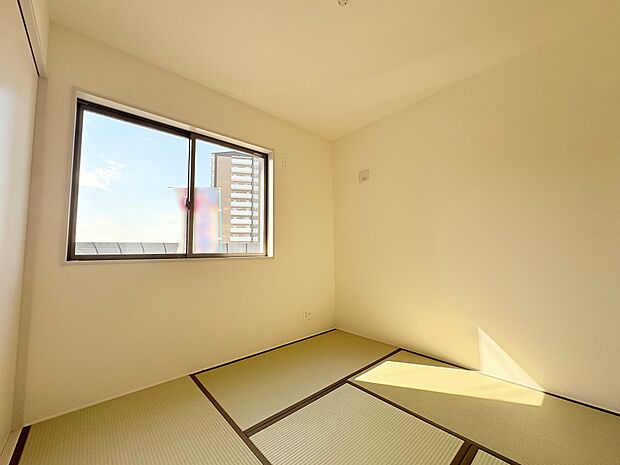 ゆったりと畳の上で過ごしたいものです。
