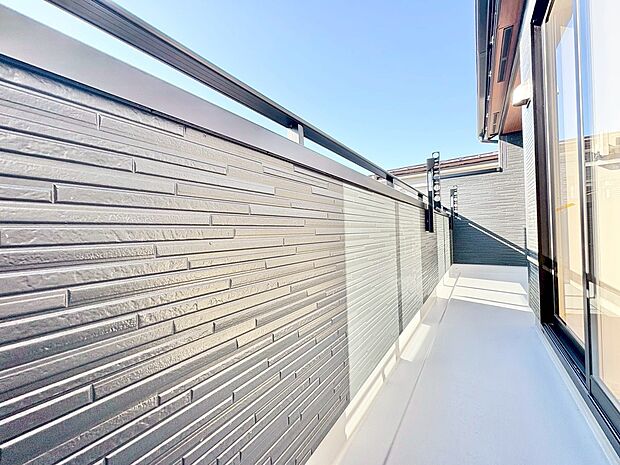 バルコニーを2ヶ所設けました。