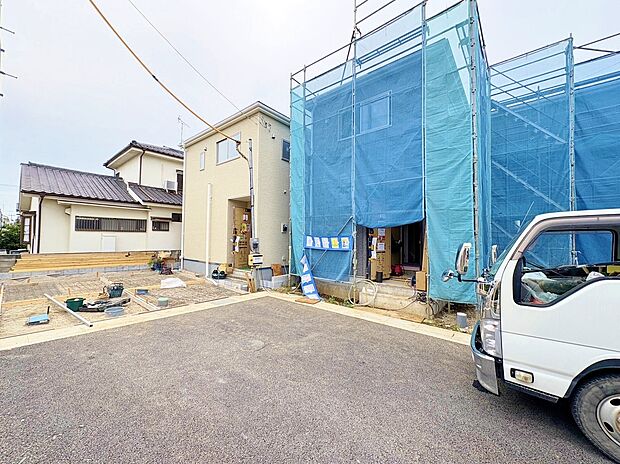 小・中学校まで徒歩6分以内でお子様の通学も安心です。(令和7年10月 撮影)