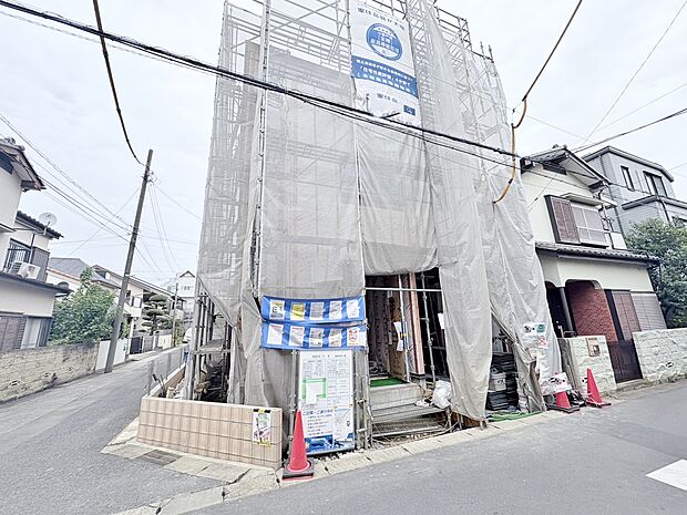 角地という恵まれた条件を活かし、豊かな暮らしを創り出します。(令和7年10月 撮影)