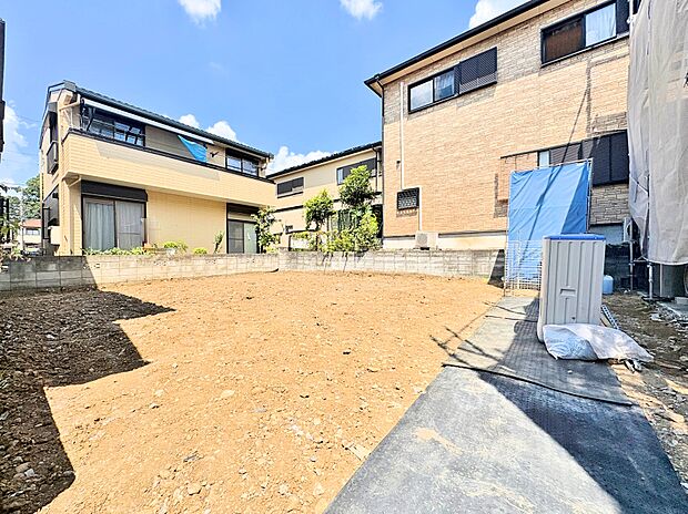 全居室南向きにつき陽当たり良好なお住まいです。(令和7年8月 撮影)