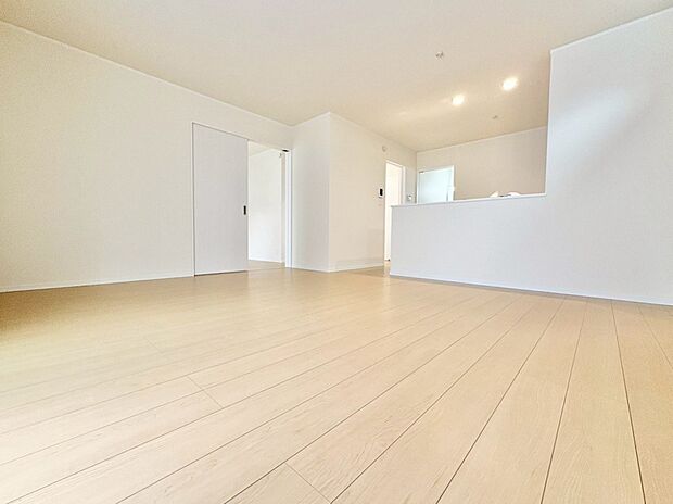 住む人の暮らしを心地よく彩り、愛着の深まるリビング空間へ。