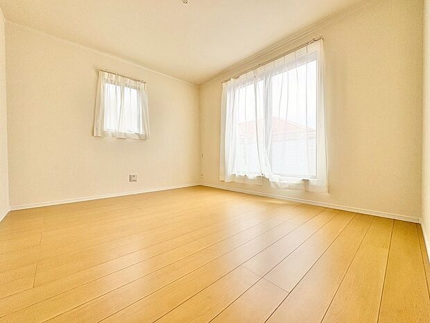 柔らかい自然光で朝目覚める暮らしが送れるでしょう。