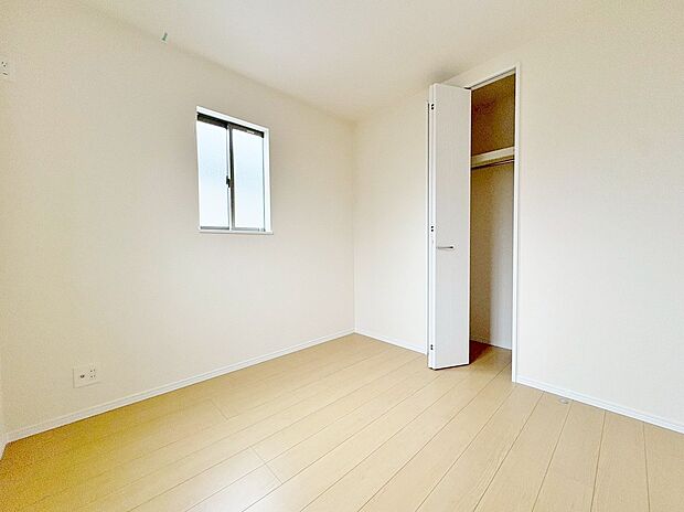 季節ごとに壁飾りや家具の配置を変えて楽しんでみませんか。