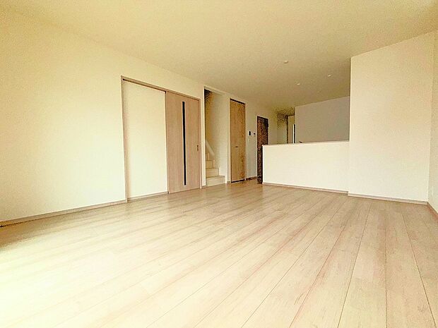 キッチンからリビング全体を見渡せ、会話を楽しみながらお料理できます。