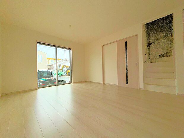 自然と家族のコミュニケーションが生まれるリビングイン階段を採用。