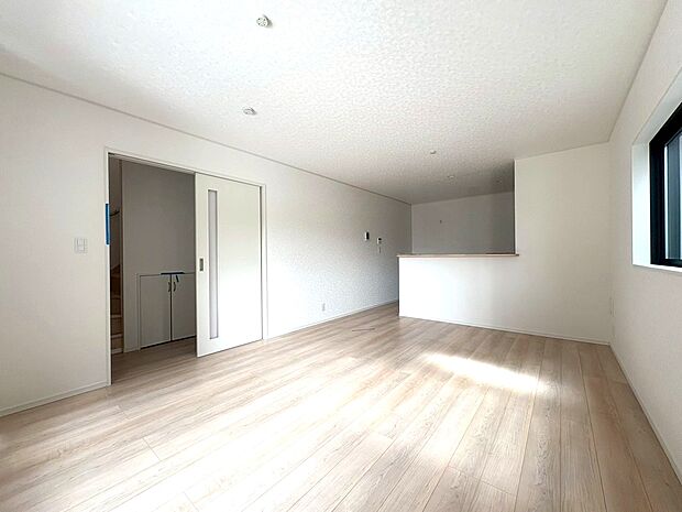 ここにはみんなが集い、食事と楽しい会話が始まる。