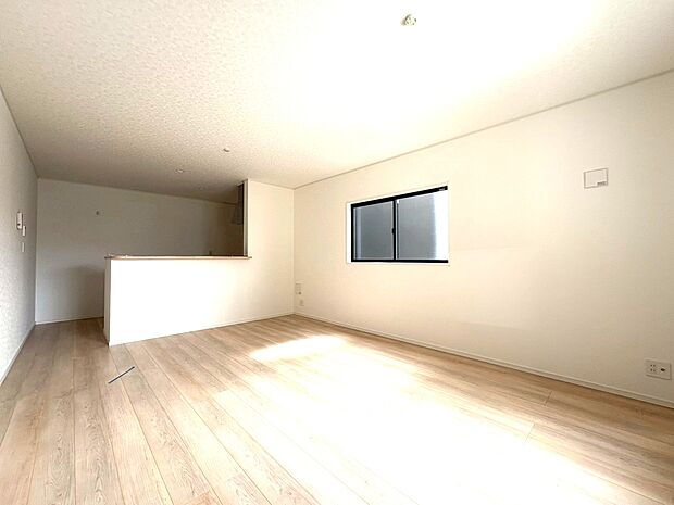 家族が集い、笑い、過ごす広く開放的な自遊空間。