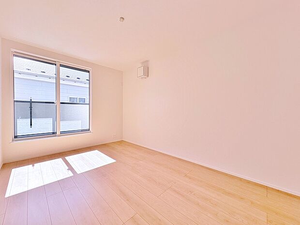 柔らかい自然光で朝目覚める暮らしが送れるでしょう。