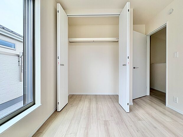 奥行きのあるクローゼットを採用しました。