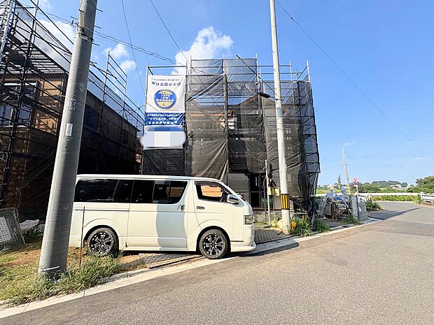 穏やかな風と陽光を導き、プライバシーを配慮した設計プラン。(令和7年8月 撮影)