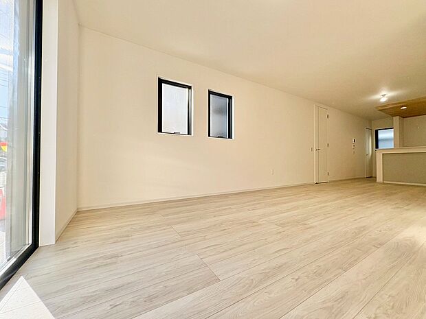 LDK19.7帖の開放的な空間。リビングイン階段を採用した間取りです。