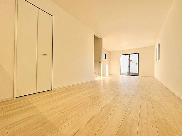 洗練された空気感の中にも落ち着きを感じる贅沢なLDK。