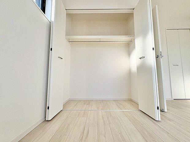 全居室に収納を完備したストレスフリーなお住まいです。