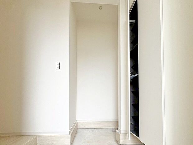 「行ってきます」と「ただいま」はこの玄関から始まります。