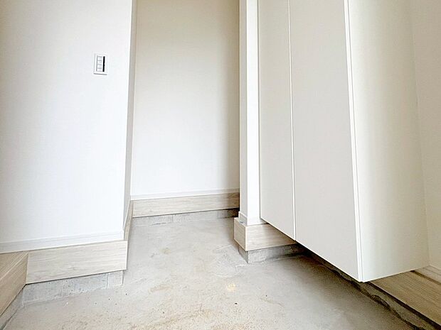 室内に持ち込みたくないものを土間収納にすっきりしまえます。