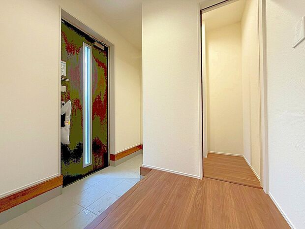 玄関ドアを開けた瞬間、その煌びやかさに感動する空間に出会う。