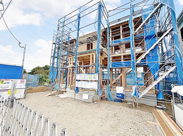 独創性豊かな趣と重厚感・気高さを兼ね備えたお住まい。(令和7年9月 撮影)