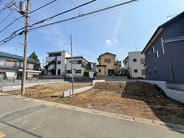 建物の居住性に拘った邸宅は「安らぎ」と「快適」を実現。(令和7年8月 撮影)