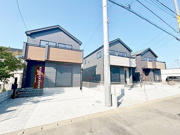 左奥が当物件。全室南東向きの明るい間取り。