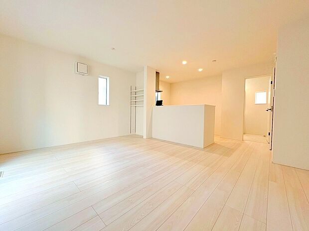 明るい印象のダイニング。食事の時間がもっと楽しくなりそうです。