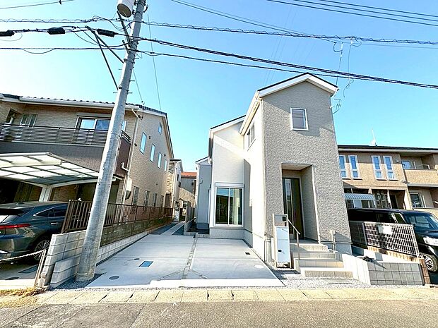 敷地内に1台分のカースペースを確保いたしました。