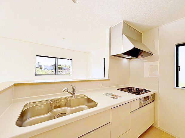 会話が楽しめる対面式キッチンを採用しました。