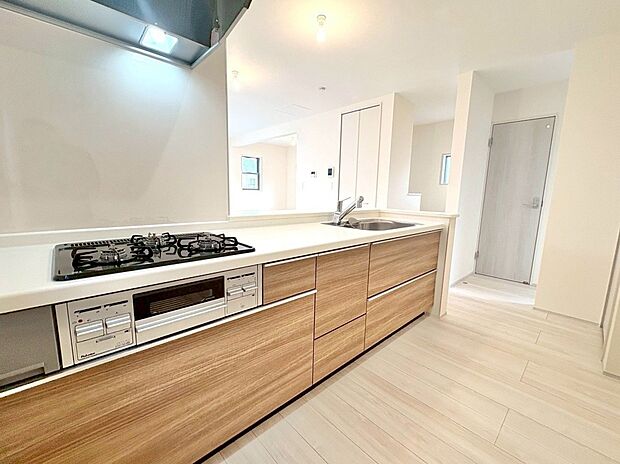 会話が楽しめる対面式キッチンを採用しました。