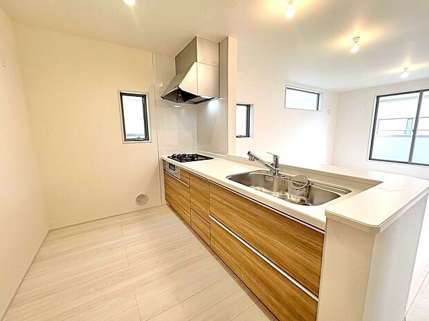 ダイニングキッチンを中心とした快適な暮らしは毎日の家事も楽しめそう。