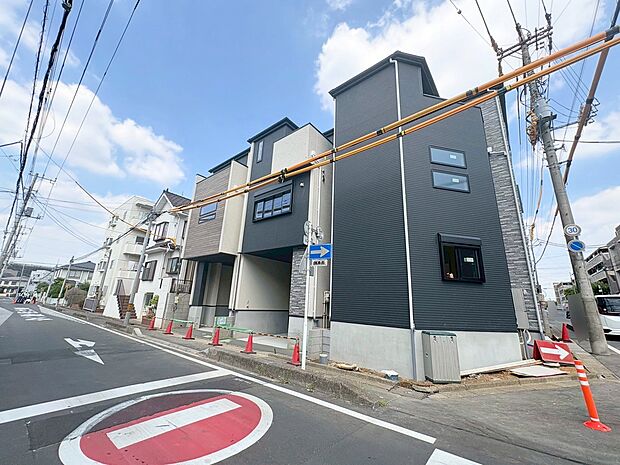 小、中学校まで徒歩10分圏内、お子様の通学も安心です。(令和7年8月 撮影)