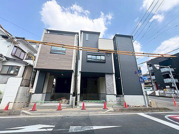 中央が当物件。北浦和駅徒歩8分、利便ある生活圏は暮らしに豊かさをもたらします。(令和7年8月 撮影)