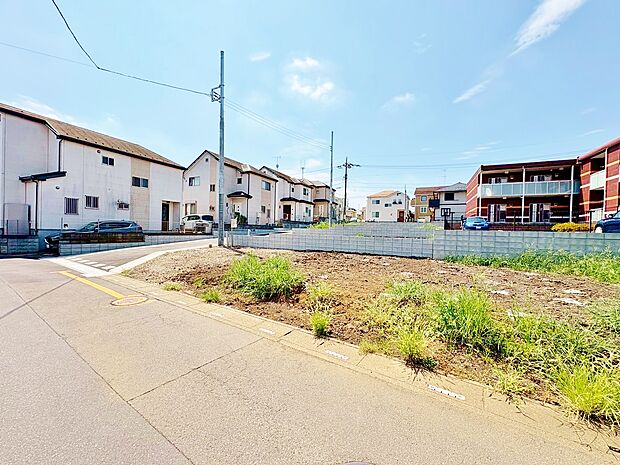 バルコニーに面した7.75帖の主寝室にはWIC付き。(令和7年8月 撮影)