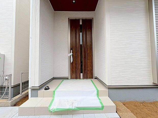 カースペースには縦列で2台駐車可能です。