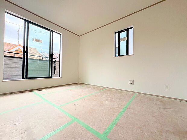 充実した生活は伸びやかな居室空間から始まります。(令和7年9月 撮影)