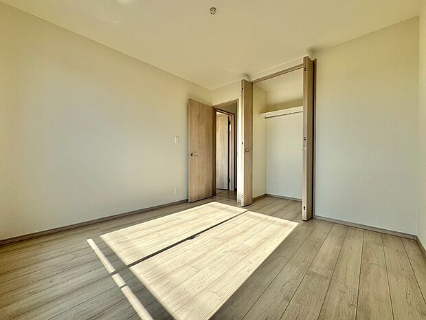 充実した生活は伸びやかな居室空間から始まります。