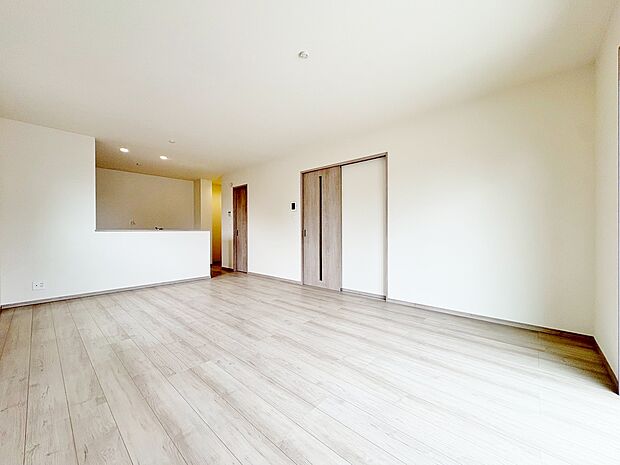 キッチンからリビング全体を見渡せ、会話を楽しみながらお料理できます。