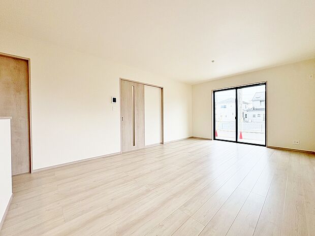 明るく開放的な空間が広がる、キッチン・ダイニング・リビング。