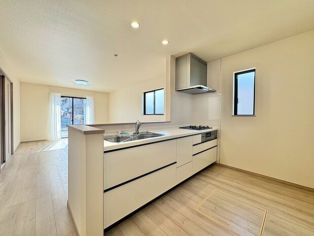 使い易いキッチンで作られる料理で今日も食卓は笑顔いっぱい。