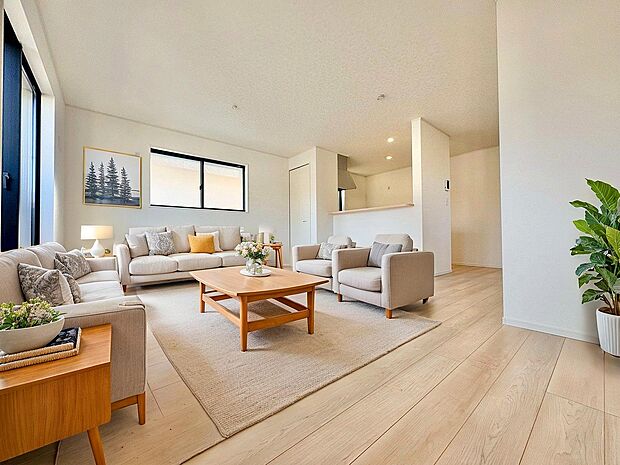 南向きのLDKを2階に設け、プライバシーにも配慮しました。※現況の物件写真にＣＧによる画像処理がされています。