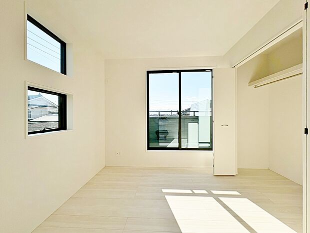 2階は全居室2面採光の間取りで通風、採光良好。