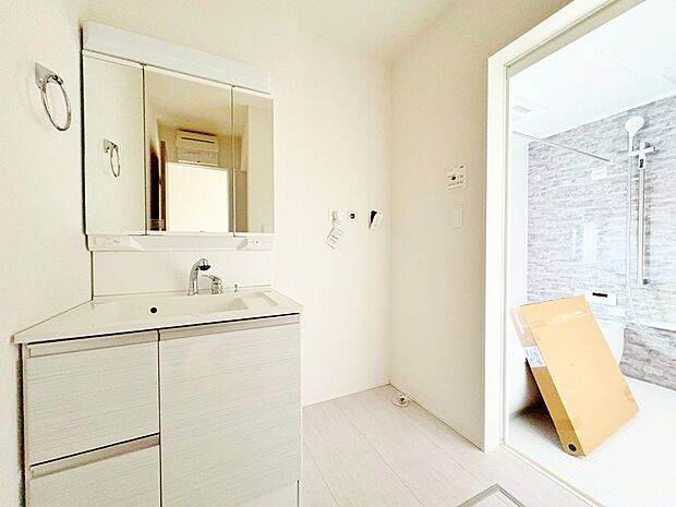 無駄のないデザインとしっかり使える収納力を備えています。