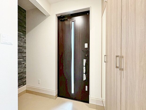 ワンランク上の装いで訪問された方を迎えます。