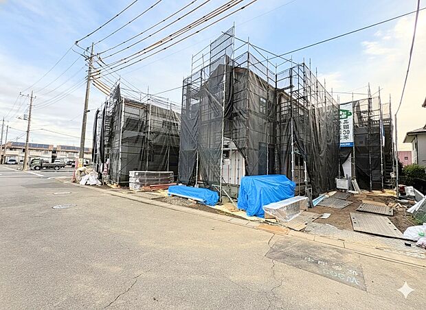 カースペースに2台駐車可能です。(令和7年11月 撮影)