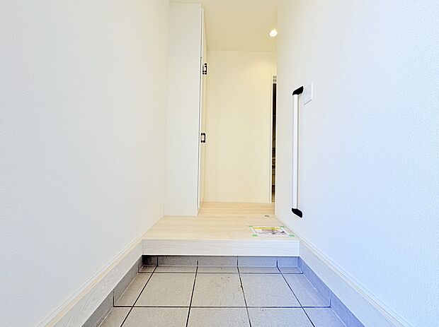 玄関ドアを開けた瞬間、その煌びやかさに感動する空間に出会う。