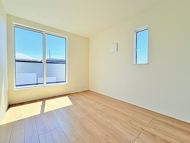 自然光を多く取り入れ、明るさと心地良さに包まれた居室を実現。