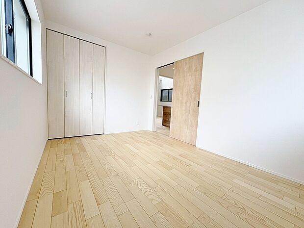 6.5帖の続き間洋室です。