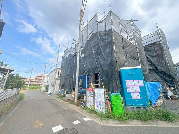 室内には豊かな陽光が注ぎ込み、爽やかな住空間を演出。(令和7年9月 撮影)