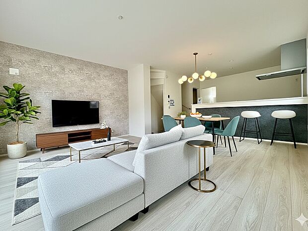 開放的なリビングでのびのびとした暮らしの実現へ。※現況の物件写真に、ＣＧによる画像処理がされています。